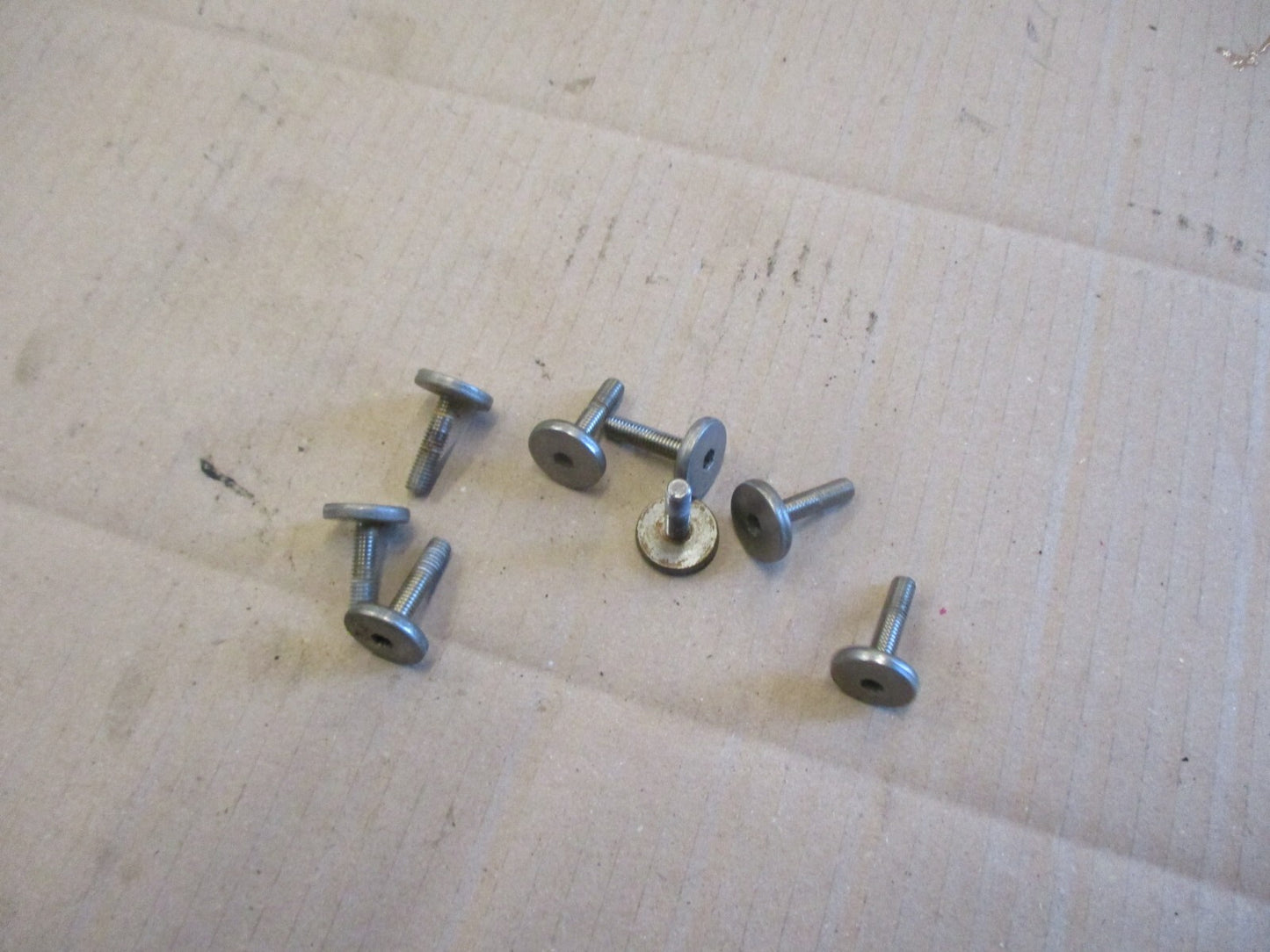 Vis de fixation caches chromée de caches culbuteurs Yamaha 535 XV Virago - 2YL