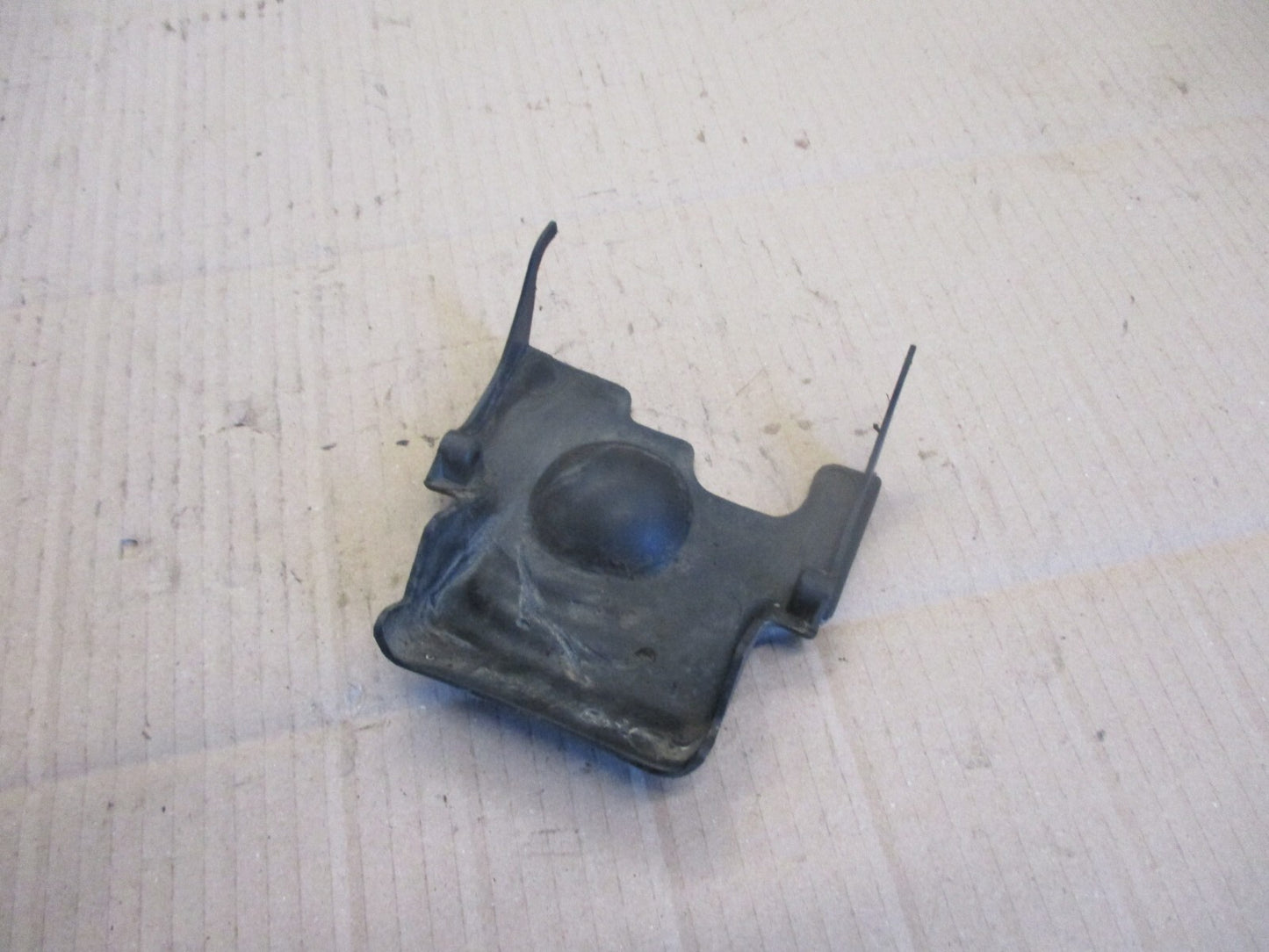 Cache fixation avant supérieur moteur pour Yamaha 535 XV Virago - 2YL