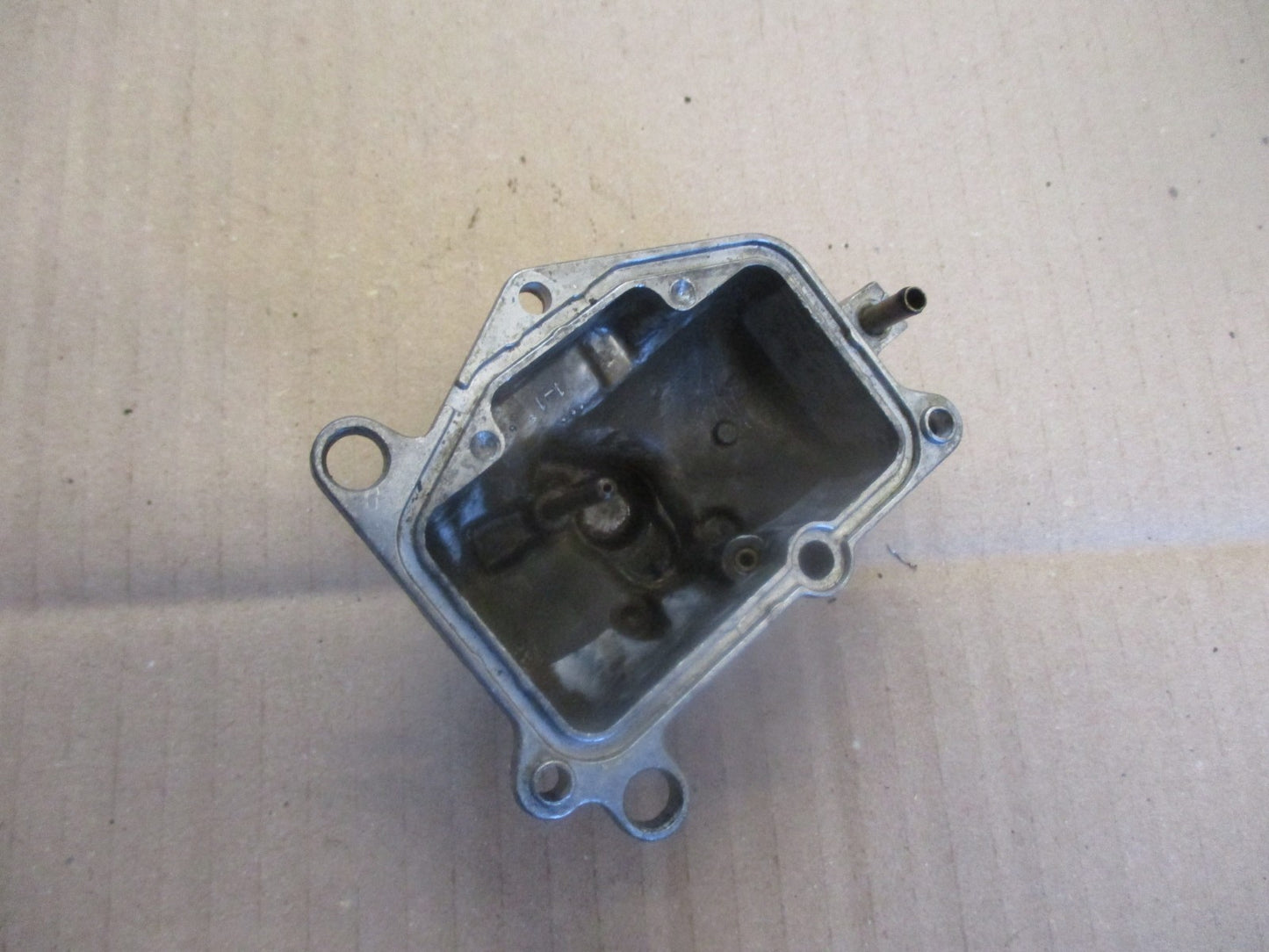 Cuve de carburateur pour Yamaha 125 DTR - DTRE