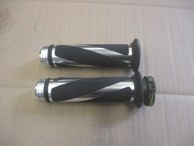 Poignées pour Yamaha 125 XT - 12V - 3YU