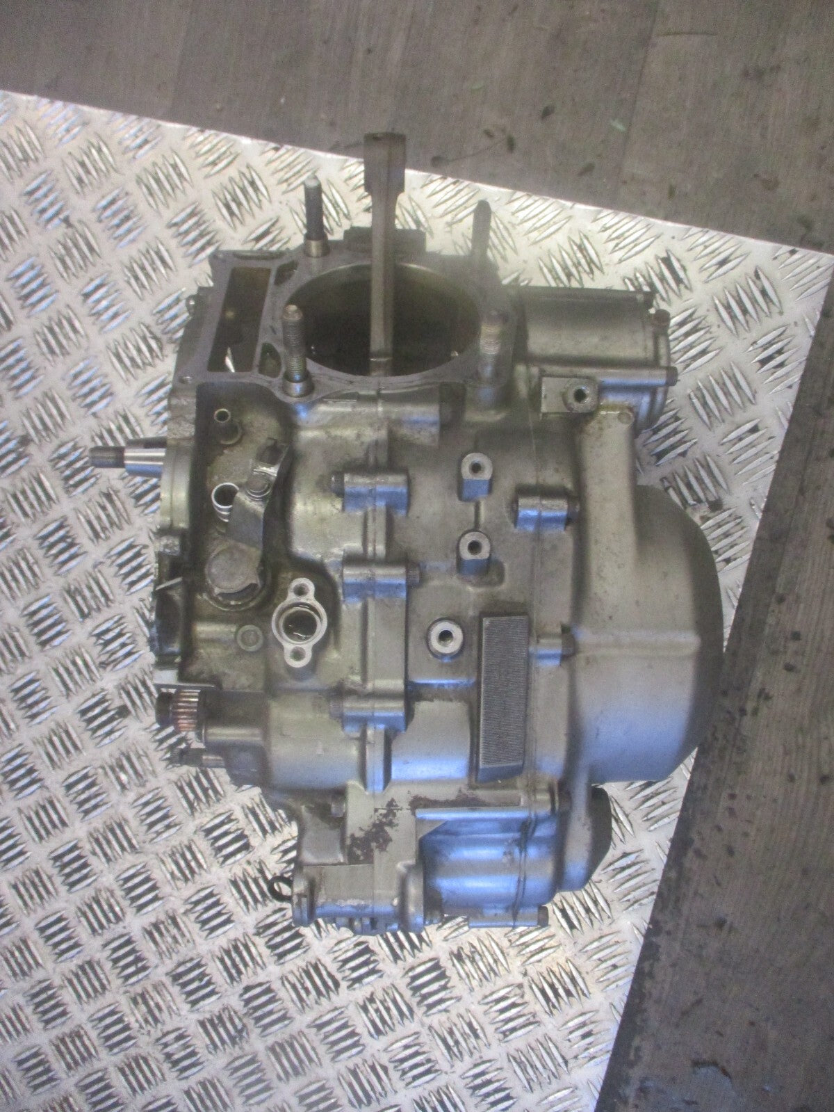 Bas moteur Yamaha 600 XTE - 3TB - commande d'embrayage sur bloc moteur