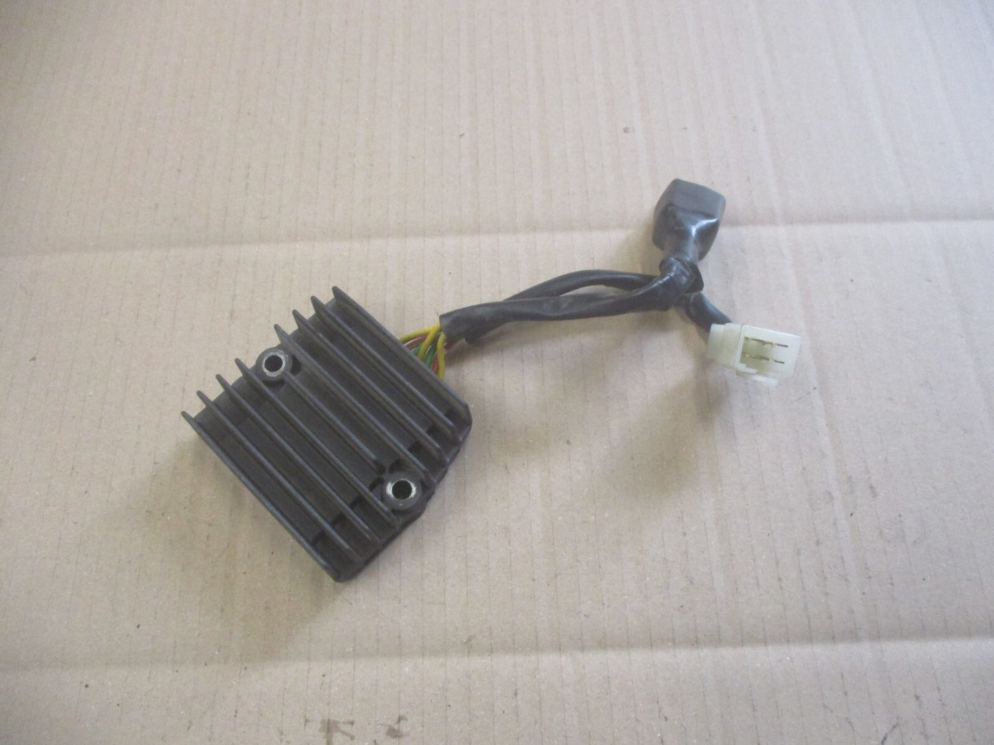 Régulateur SH611-12 pour Honda 750 VFR - RC24