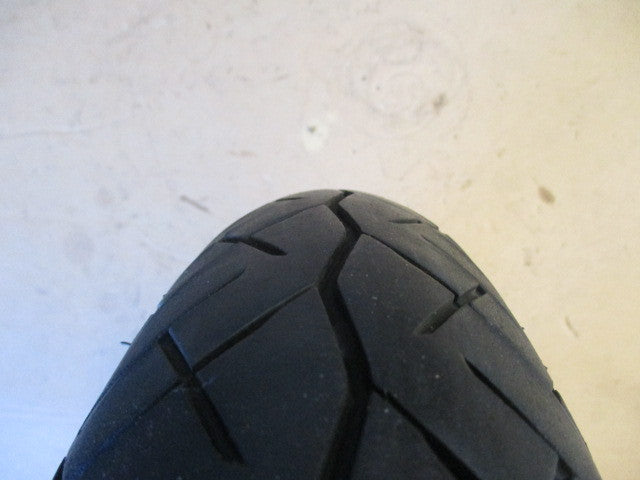 Roue avant avec pneu BT45F quasi neuf Honda 600 CBR - PC19