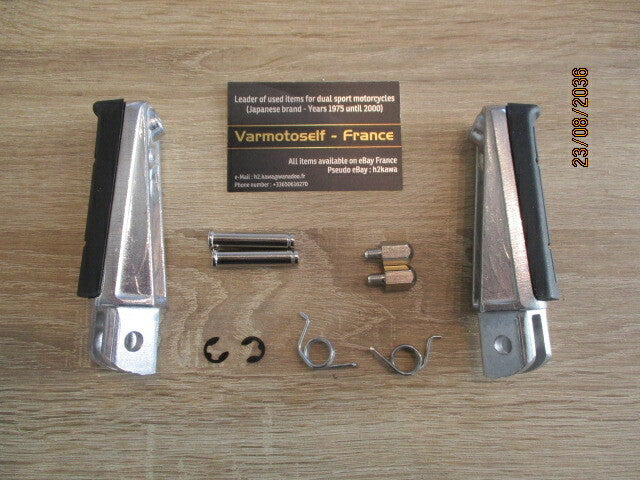 Cales pieds avant NEUFS pour Yamaha 125 TDR modèle 4FU / 5AE