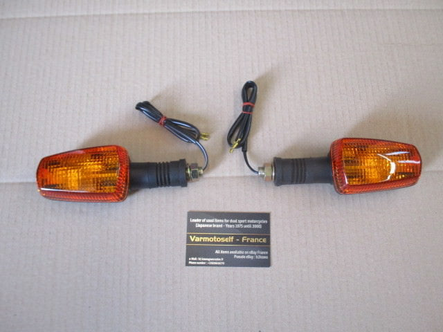 Clignotants NEUFS (tige courte) pour Yamaha 600 - 750 - 1000 FZR