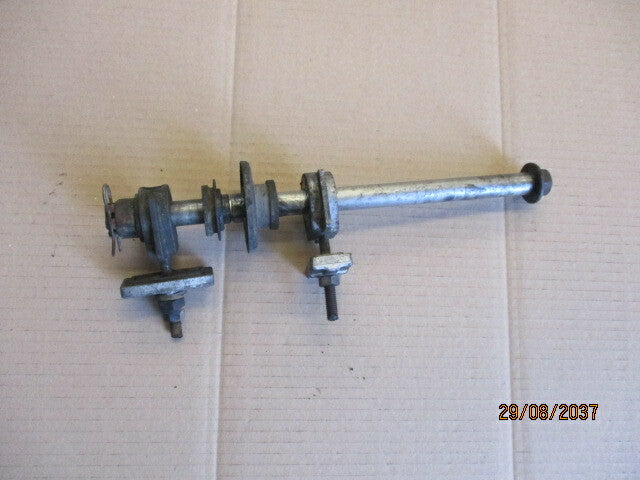 Axe de roue arrière pour Kawasaki 650 KLR - KL650B