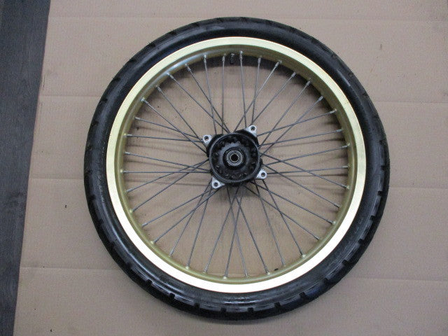 Roue avant - pneu Trailmax très peu roulé - Suzuki 600 DR - SN41A - Couleur "or"