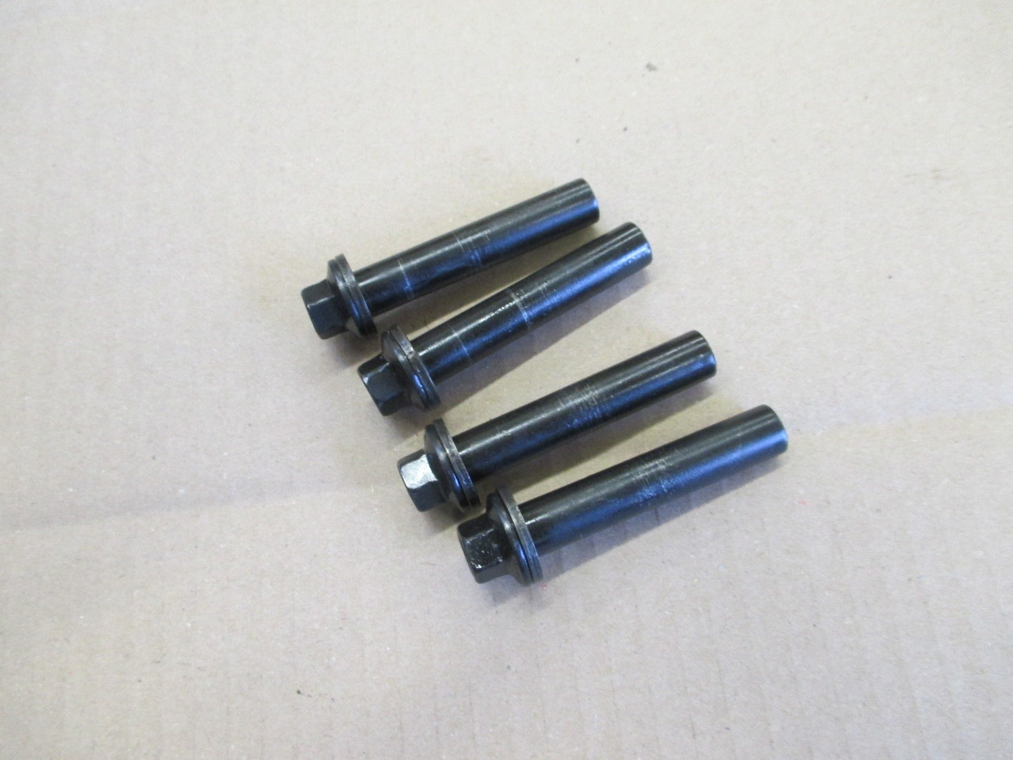 Ecrous de fixation culasse + rondelles pour Honda 125 CBF - JC74