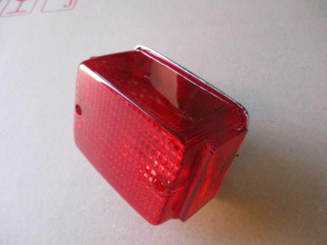 Feu arrière NEUF pour Yamaha XS 250 XS 400 SR 500