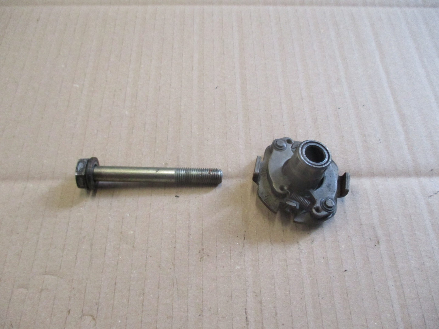 Avance centrifuge + vis pour Honda 125 CM T - 1978/1981