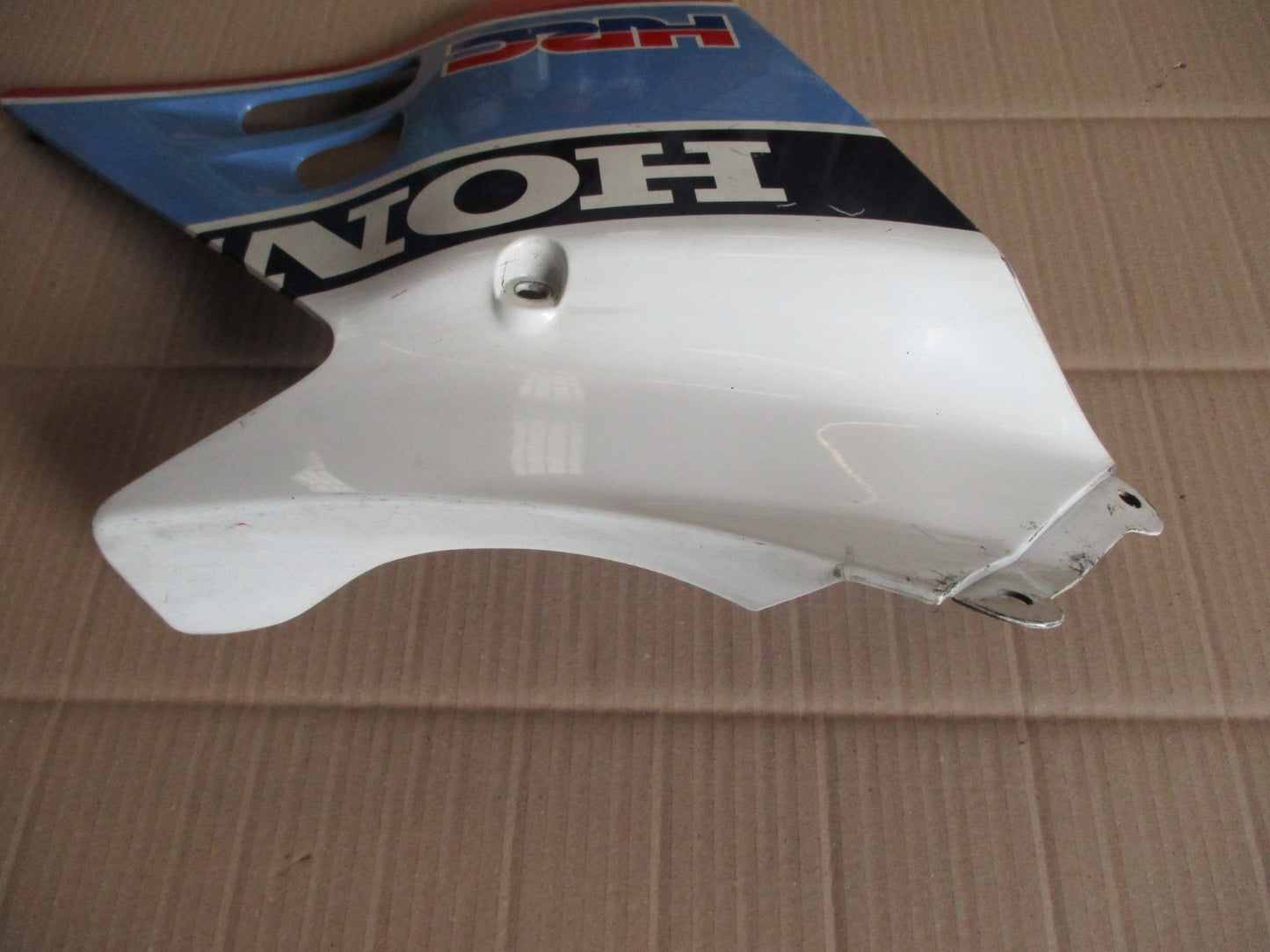 Flanc de carénage gauche pour Honda 125 MTX - MTXR - TC02