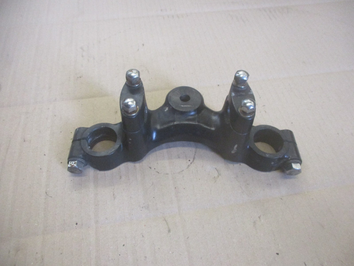 Té supérieur de fourche pour Suzuki 125 GT