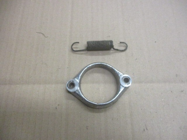 Collerette de pot d'échappement + ressort pour Suzuki 125 TS - 1976