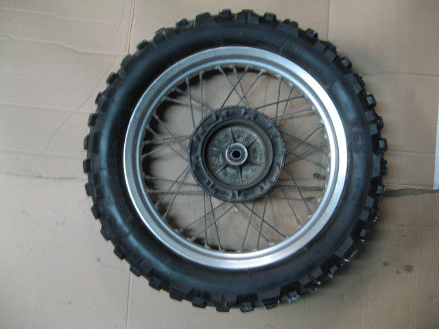 Roue arrière pour Kawasaki 600 650 KLR