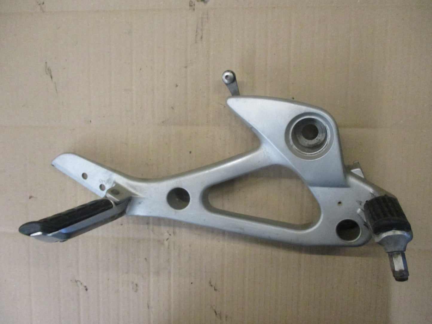 Platine cales pieds droite pour Honda 1000 XLV Varadéro - SD01 - 1999/2002