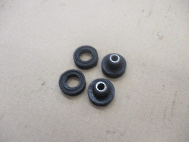Caoutchoucs arrière de réservoir pour Suzuki 600 DR - 650 DR - SN41A - SP41A