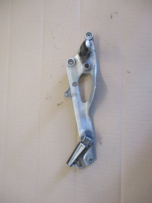 Platine cales pieds droite pour Yamaha 900 TDM - RN081 - 2002 / 2005