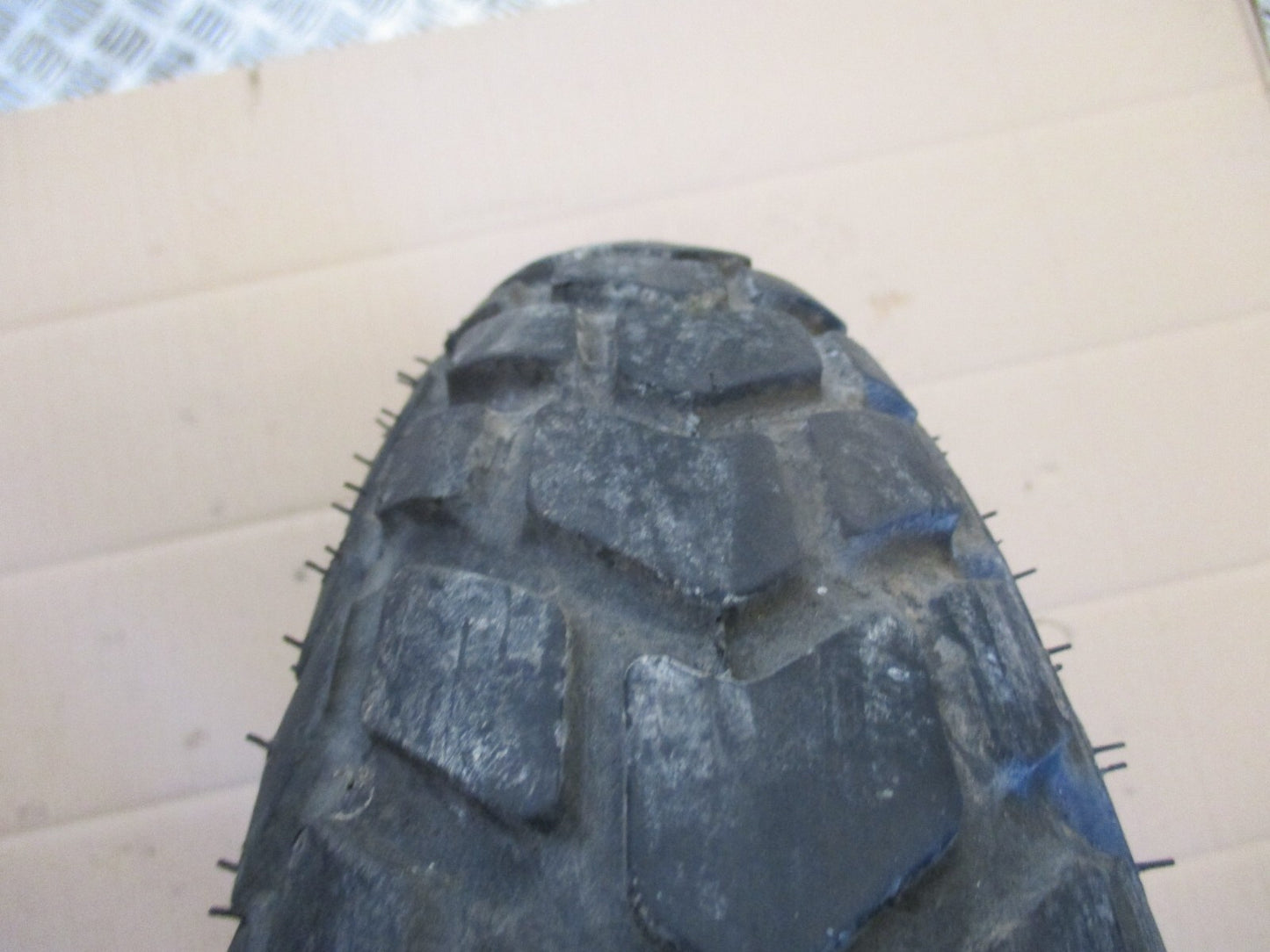 Roue arrière avec pneu peu roulé pour Honda 125 XR - JD19A - JD1911