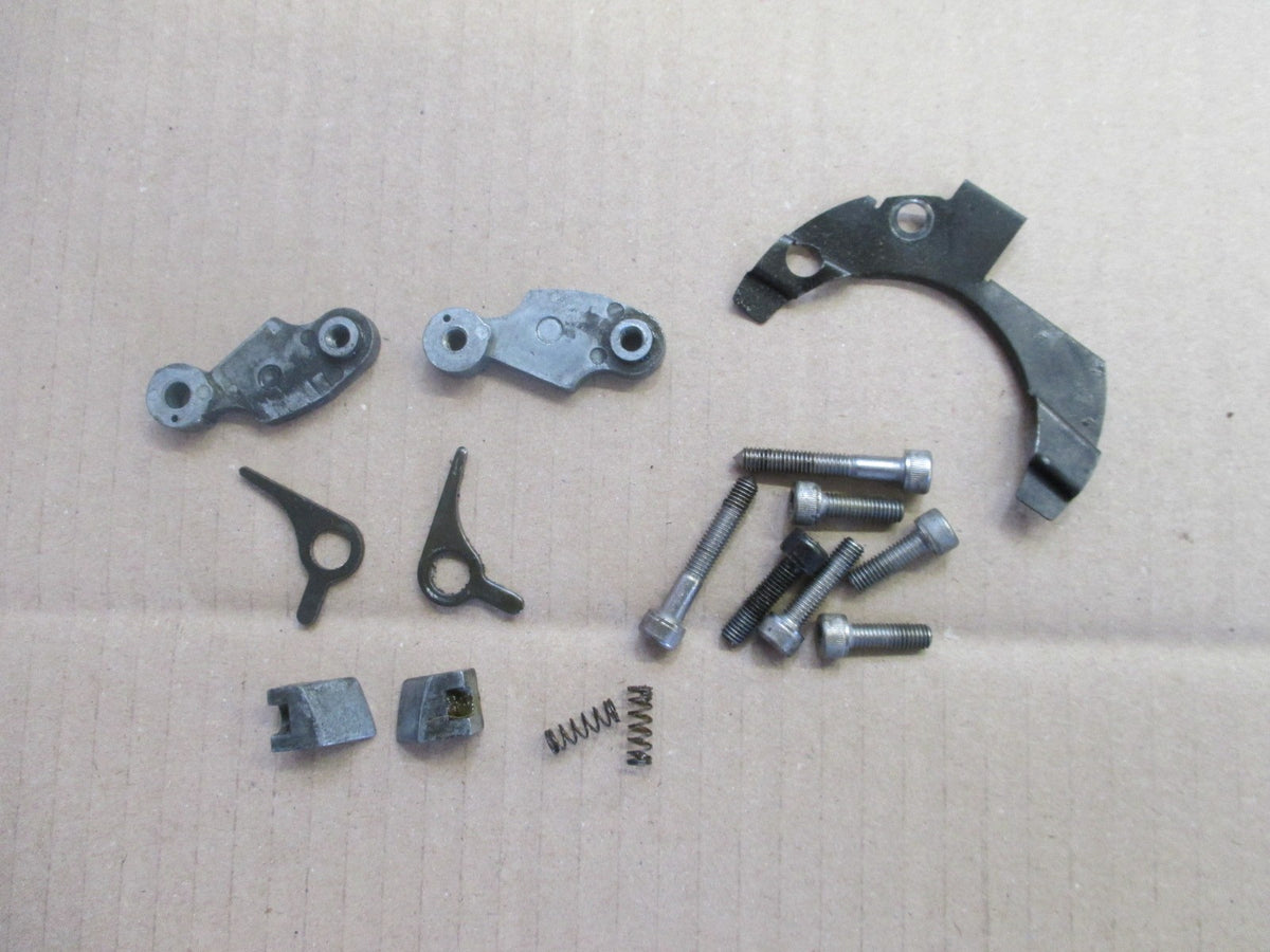Support de fixation bouchon réservoir d'essence pour Yamaha 750 FZX - 2JE - 4AM