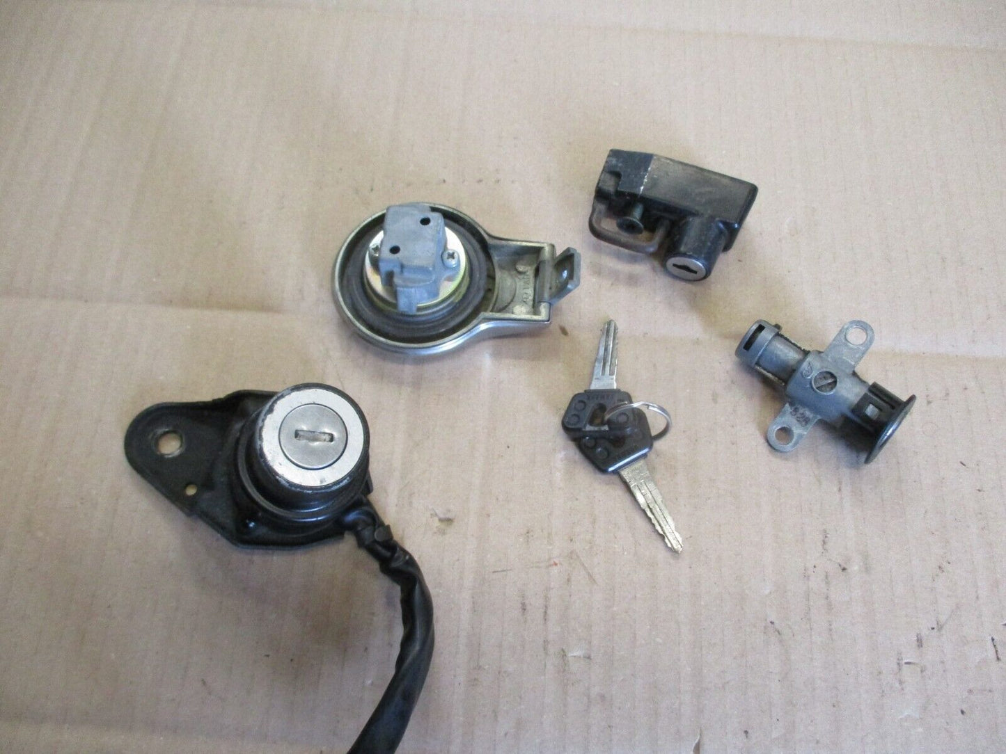 Nieman + bouchon + serrure de selle et casque pour Yamaha 535 XV Virago - 2YL