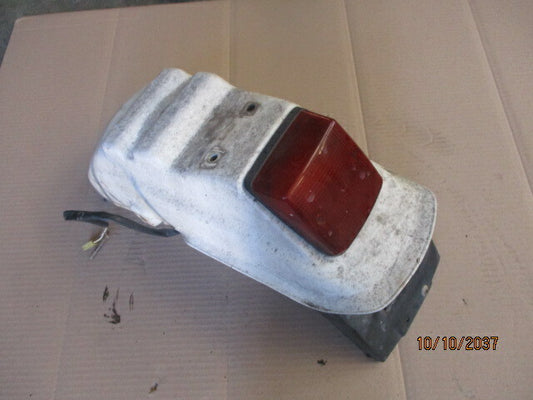 Garde boue arrière + feu + bavette coupée Suzuki 600 650 DR - SN41A - SP41A