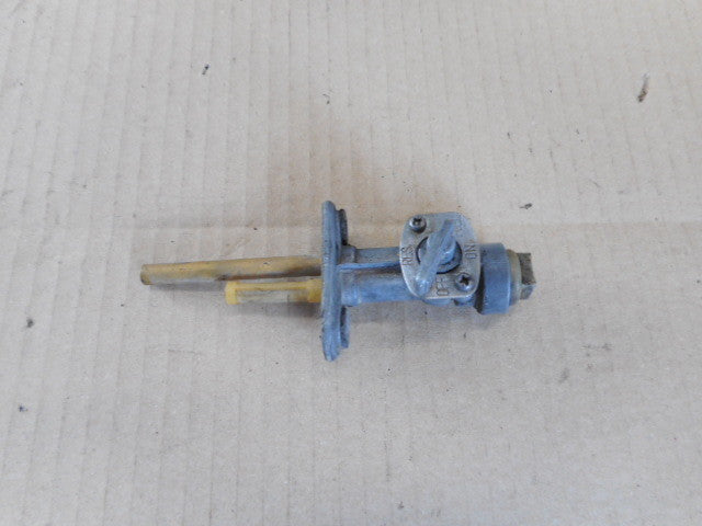 Robinet d'essence pour Yamaha 125 XT - 12V - 3YU