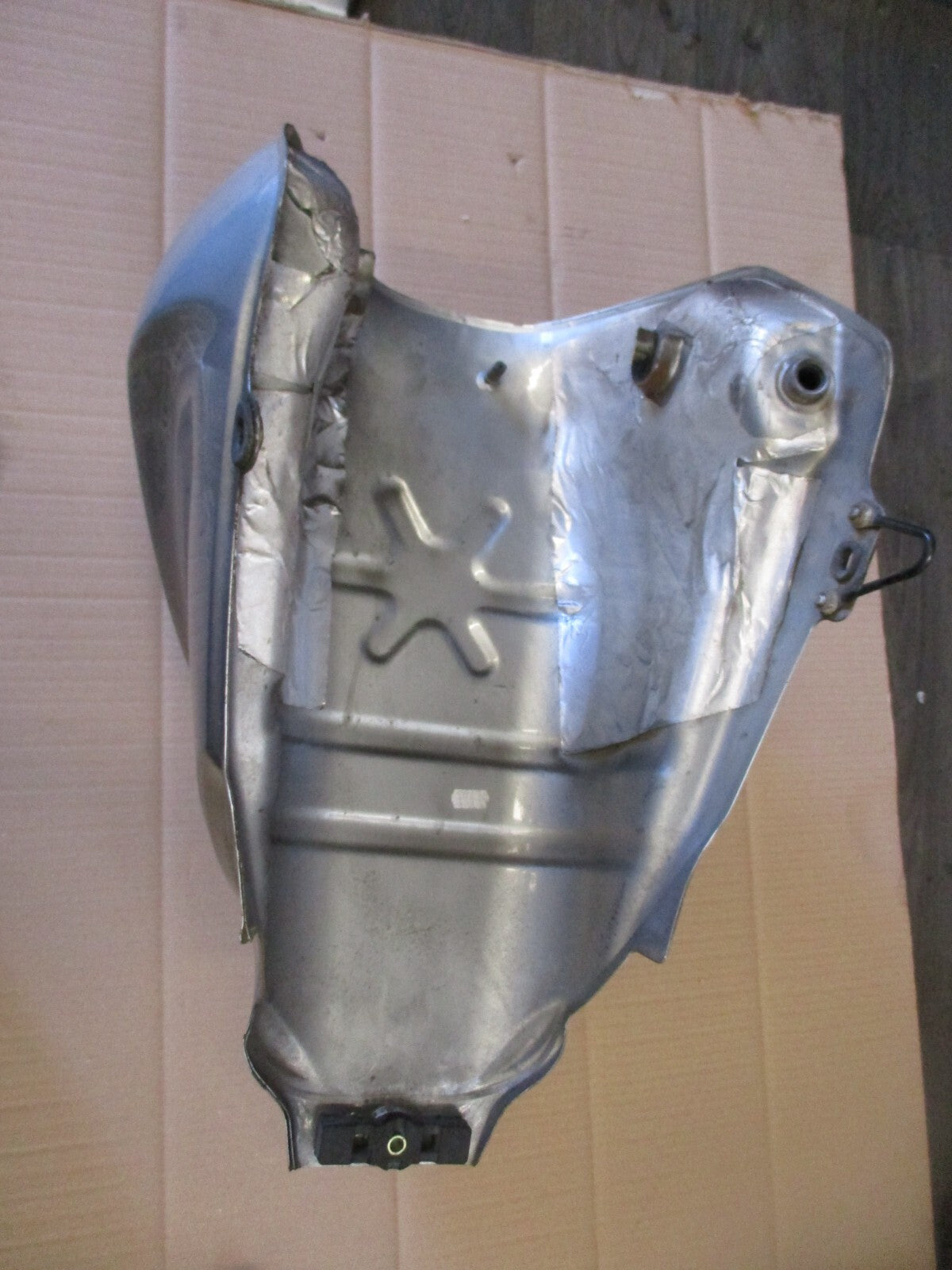 Réservoir d'essence pour Honda 125 XLV Varadéro - JC32 - Phase 1