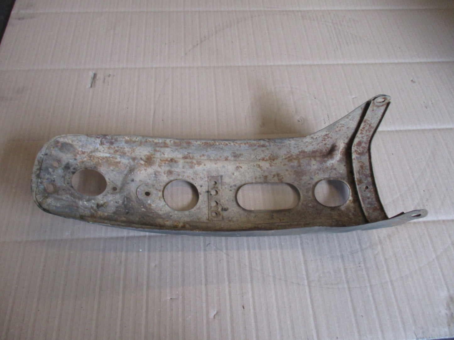 Support garde boue arrière pour Yamaha 125 DTMX - 2A8