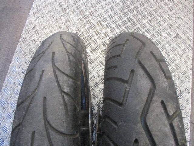 Roues avant + arrière avec pneu quasi neufs + disques Yamaha 125 TDR - 4FU - 5AE