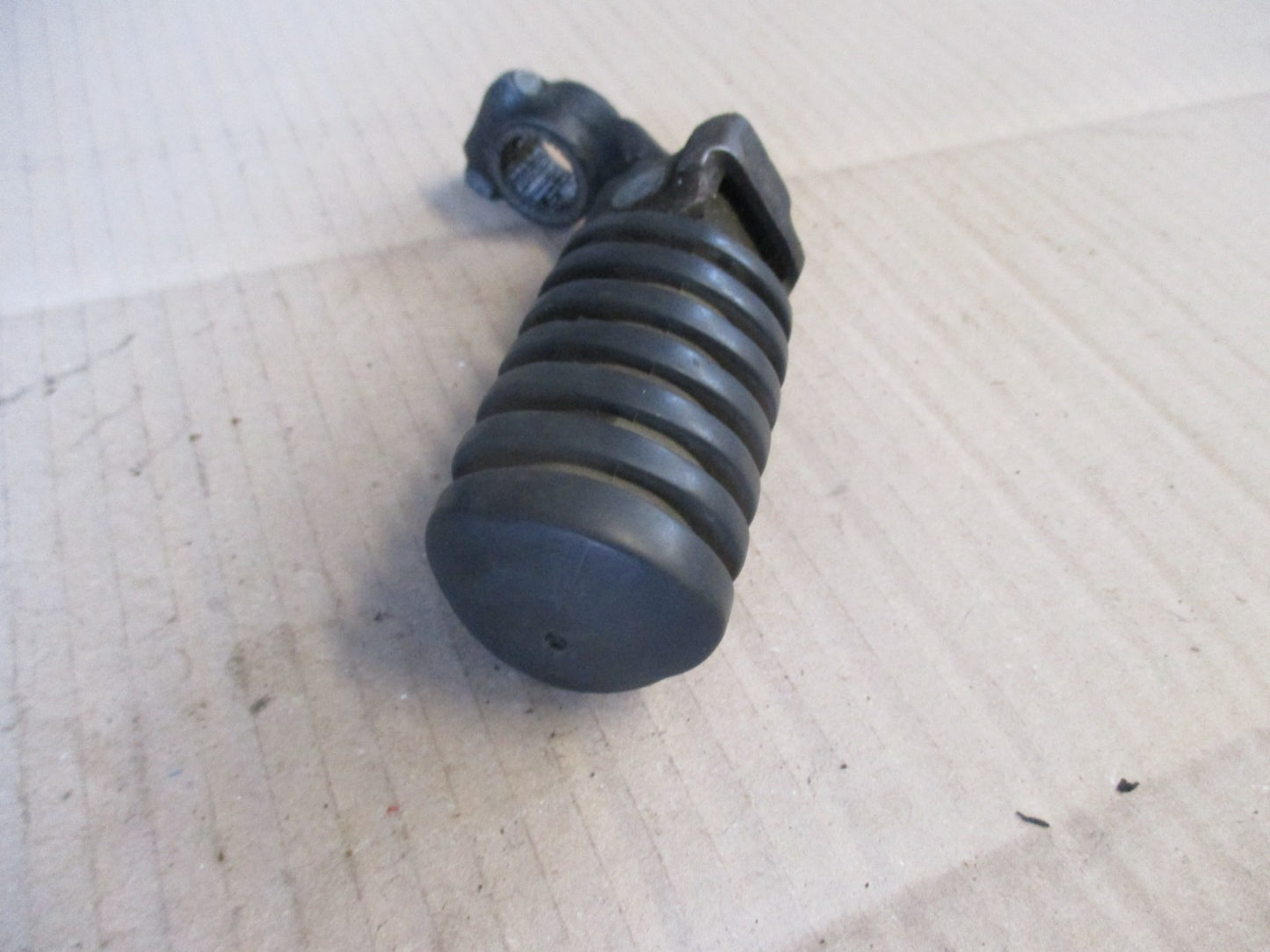 Cale pied avant droit pour Yamaha 125 DTE - DTF