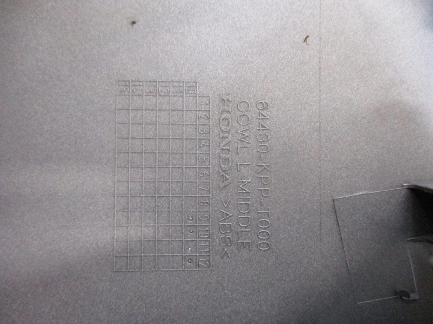 Flanc de carénage gauche pour Honda 125 CBR - JC50 - 2011 / 2018