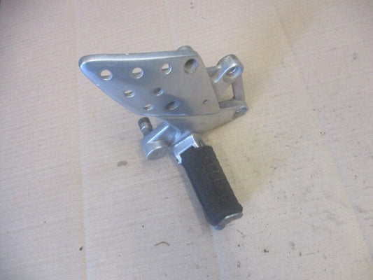 Platine cale pied avant droite pour Honda 125 CBR - JC39A