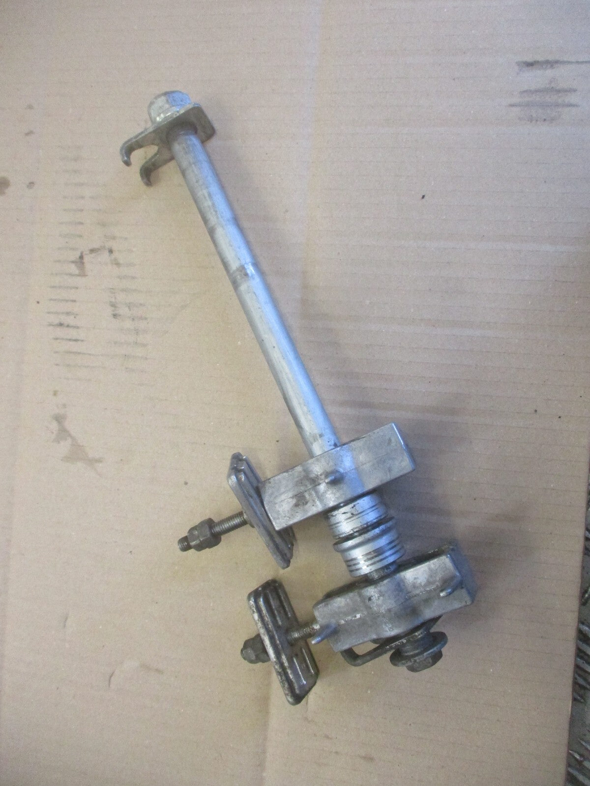 Axe de roue arrière pour Honda 700 XLV Transalp - RD13A