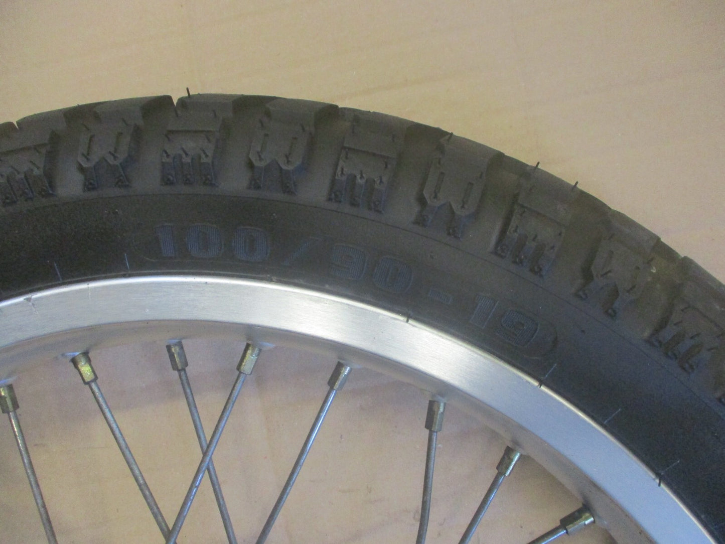 Roue avant avec pneu très peu roulé pour Honda 650 FX - VIGOR - SLR - RD09