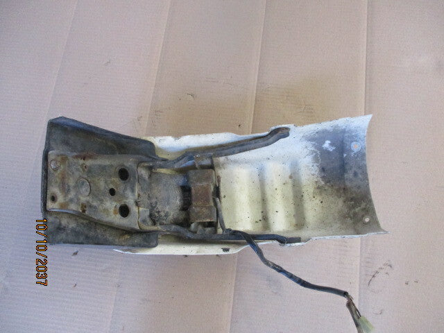 Garde boue arrière + feu + bavette coupée Suzuki 600 650 DR - SN41A - SP41A
