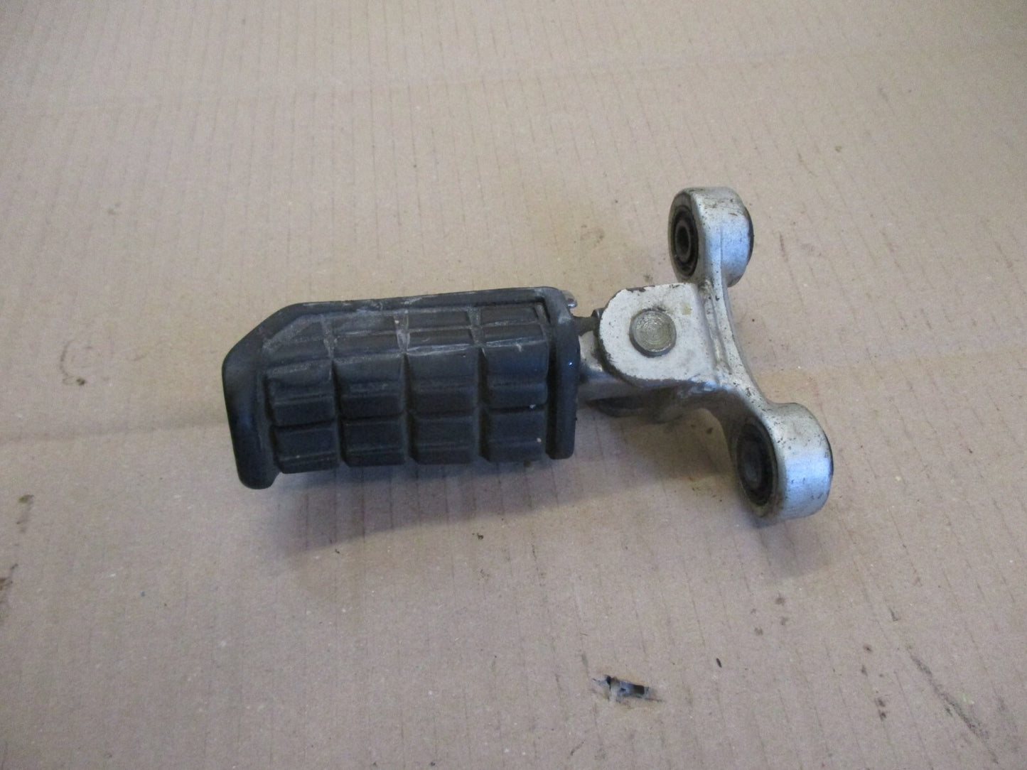 Cale pied avant gauche pour Yamaha 750 FZX - 2JE - 4AM