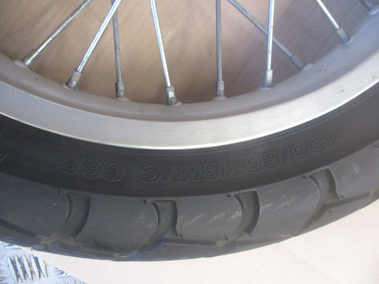 Roue avant avec pneu BRIDGESTON TW-203 bon état Yamaha 125 TW - DE01 - DE054