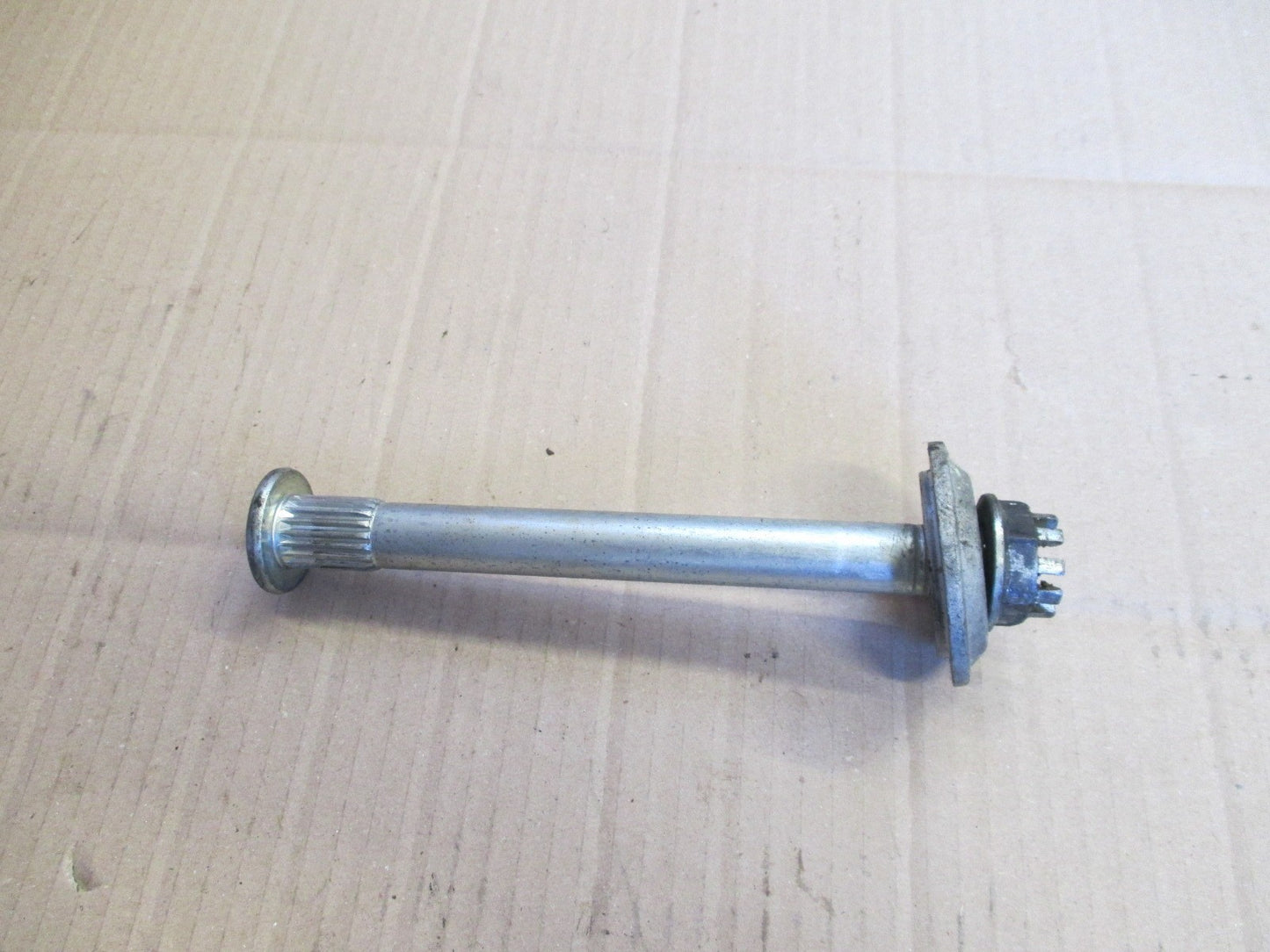 Axe de roue arrière pour Honda 650 NTV REVERE - RC33
