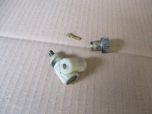 Raccord 90° pour cable de compteur pour Aprilia 125 Tuareg