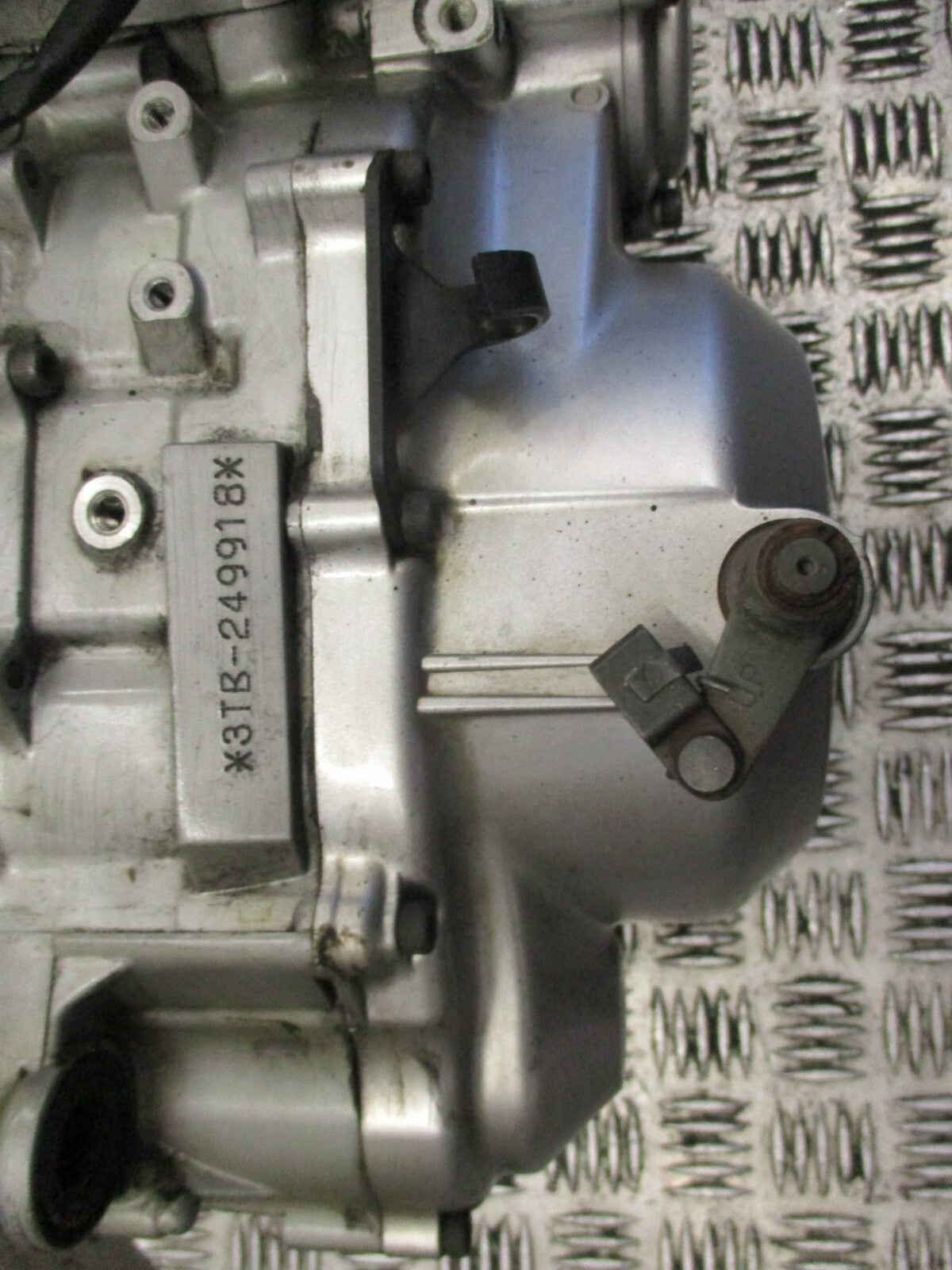 Moteur Yamaha 600 XTE - 3TB 4PT DJ02 - commande d'embrayage sur carter embrayage
