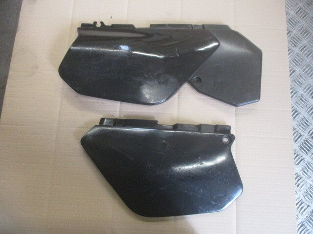 Caches latéraux d'origine pour Yamaha 125 DTR - DTRE