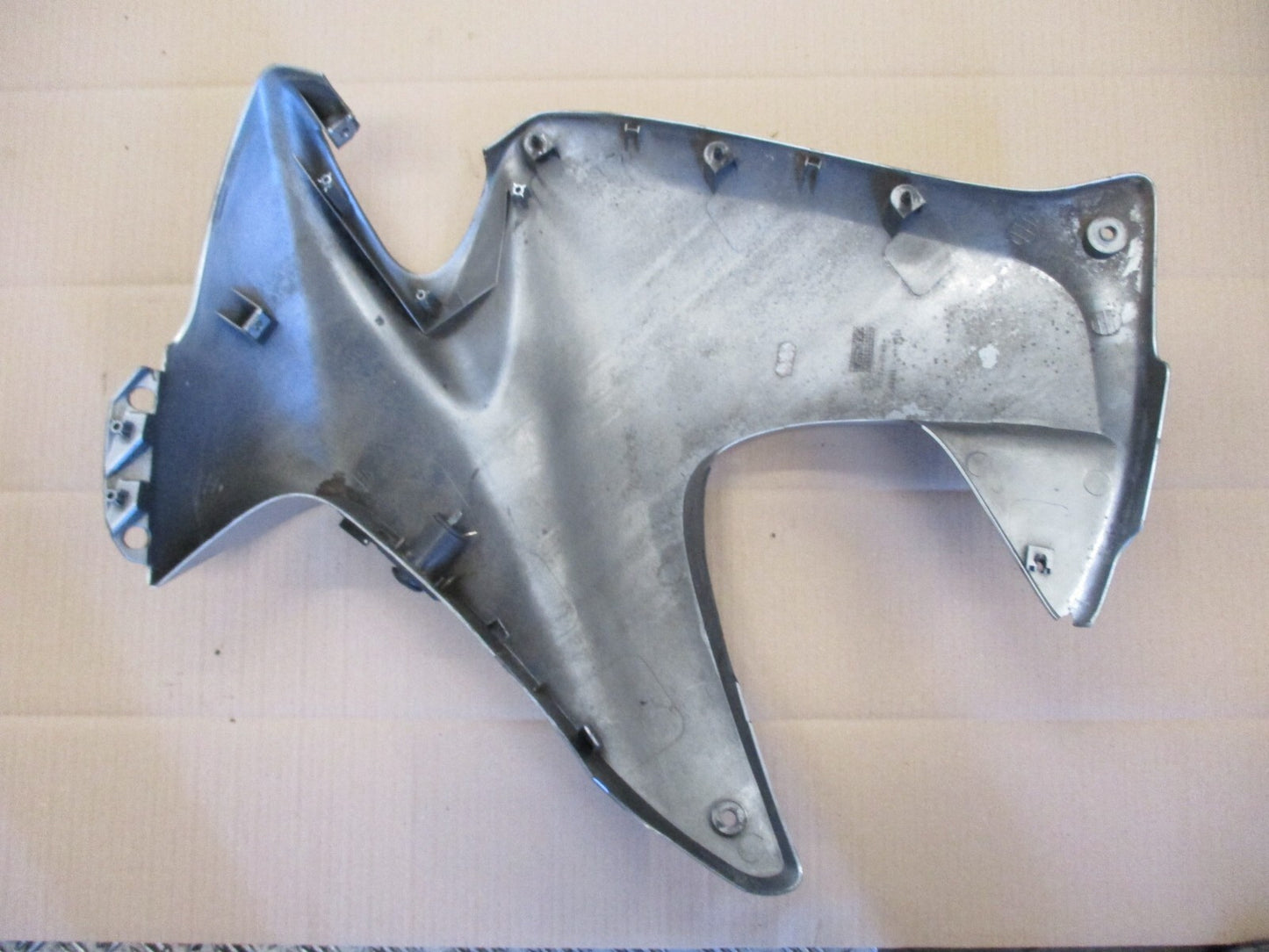 Flanc de carénage gauche pour Honda 125 XLV Varadéro - JC32