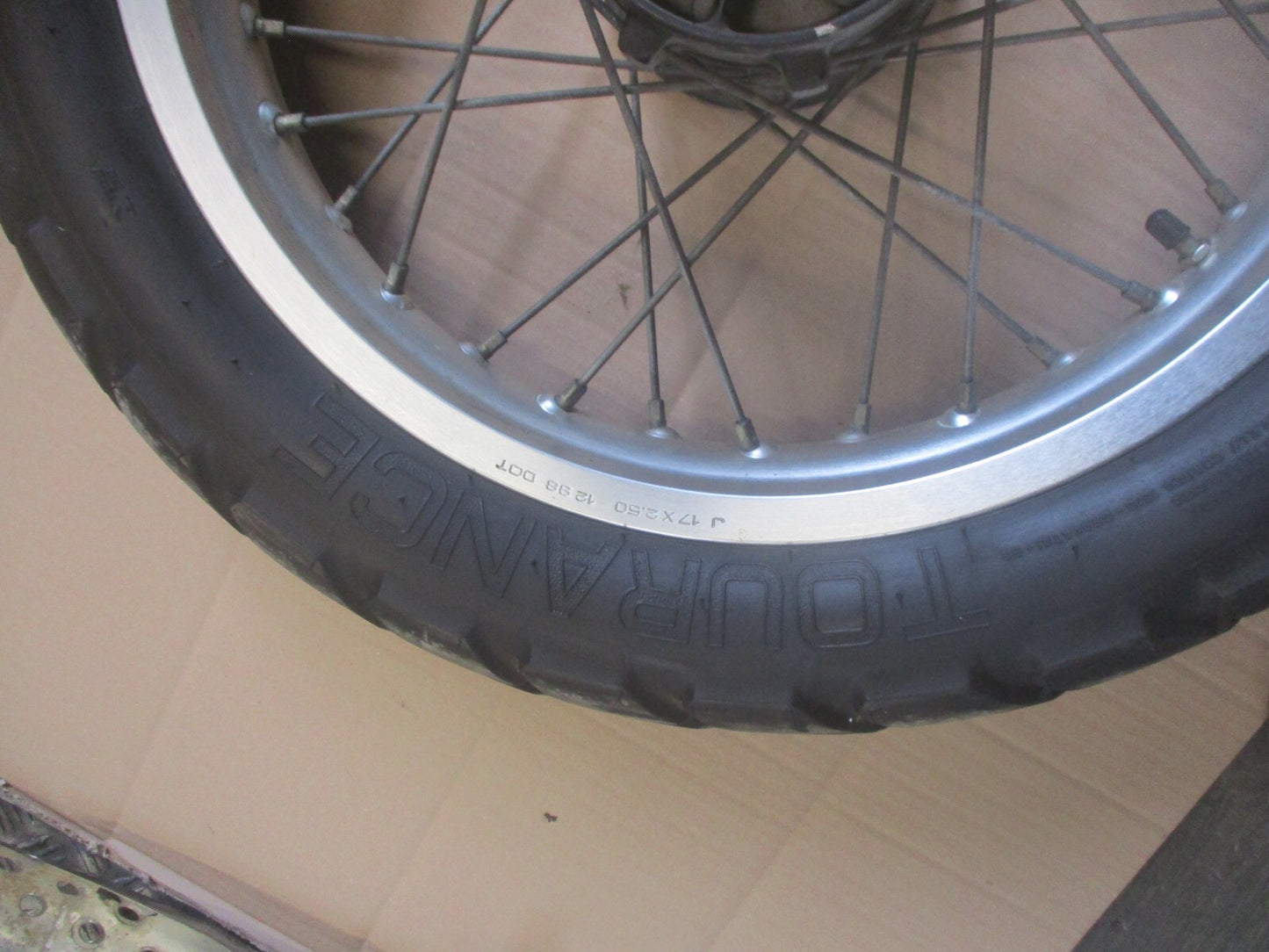 Roue arrière avec pneu MEDZELER peu roulé Honda 650 FX - VIGOR - SLR - RD09