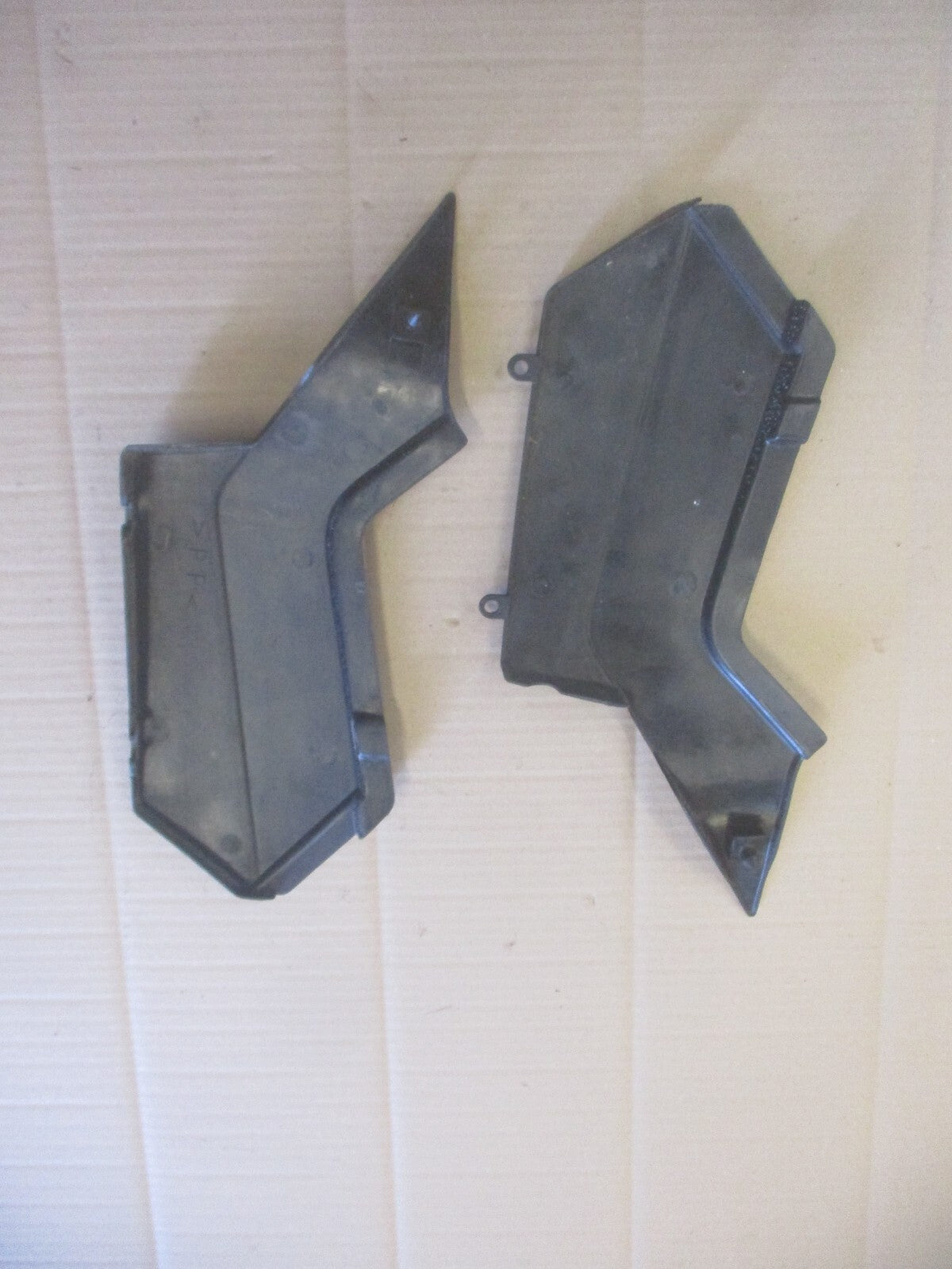 Caches latéraux pour Yamaha 125 TW - DE01 - DE054