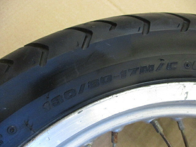 Roue arrière à frein à tambour pour Suzuki 600 DR - SN41A - Couleur "alu"