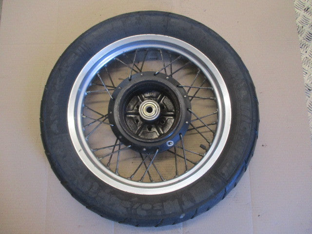 Roue arrière à tambour pneu très bon état Suzuki 750 DR - 800 DR - SR41A - SR42A