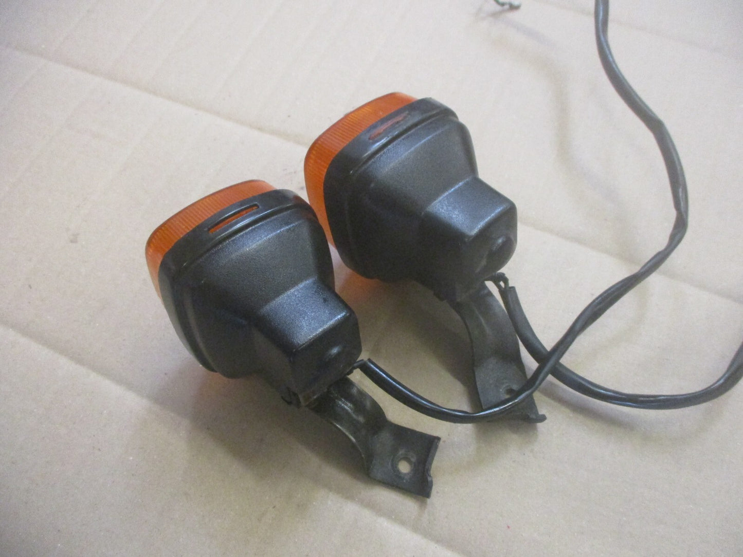 Clignotants avant pour Honda 125 XLR - JD04 - Modèle phare rond