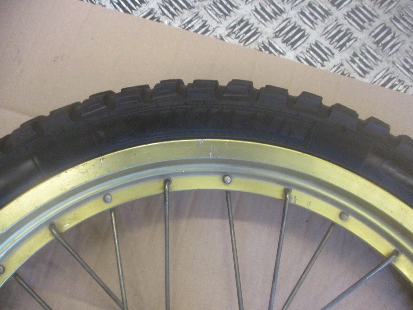 Roue avant avec pneu MICHELIN peu roulé pour Honda 600 XLL - XLM - XLLM - PD04