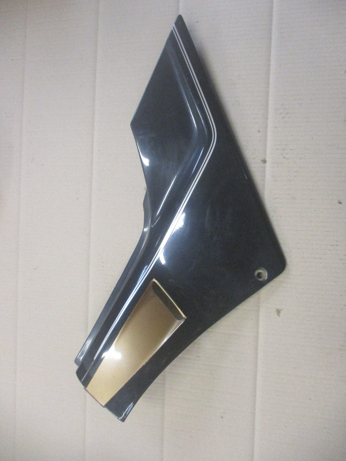 Cache latéral droit pour Honda 750 VFR - RC24