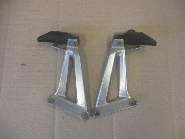 Cales pieds arrière pour Honda 125 CBR - JC39A